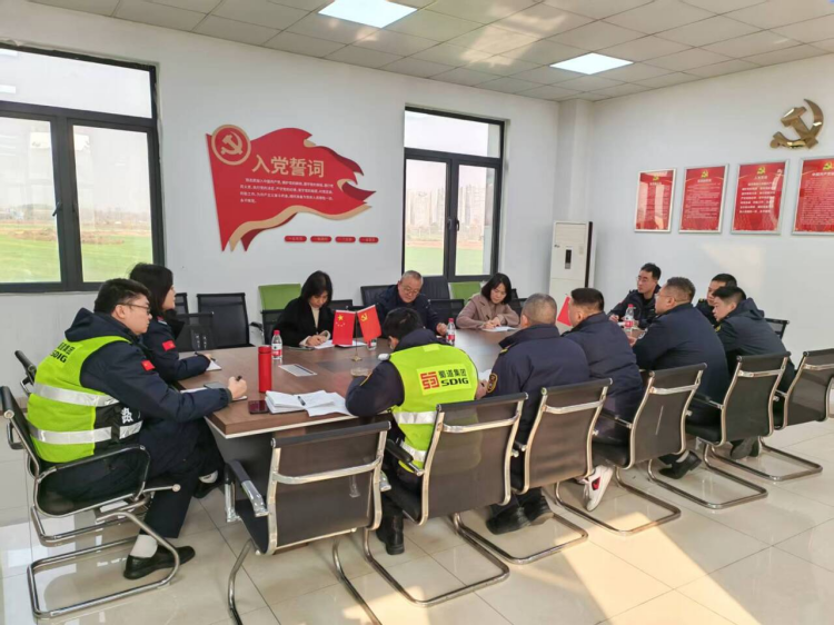 川西公司黨委副書記、副總經(jīng)理孫彬一行到繞西路產(chǎn)管護(hù)隊(duì)開展調(diào)研座談.png